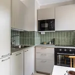 Stylish Marine Studio, Balcony, Parking In Lauttasaari * הלסינקי