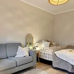 Stylish Marine Studio, Balcony, Parking In Lauttasaari *