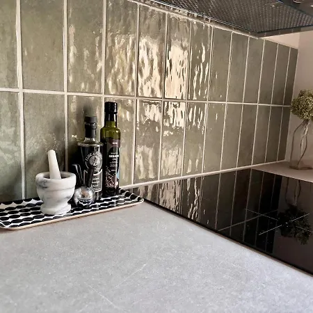 Stylish Marine Studio, Balcony, Parking In Lauttasaari Apartamento