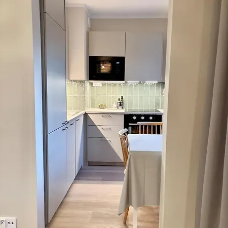 Stylish Marine Studio, Balcony, Parking In Lauttasaari Helsinky